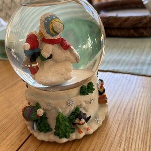 Vintage musical snowglobe.